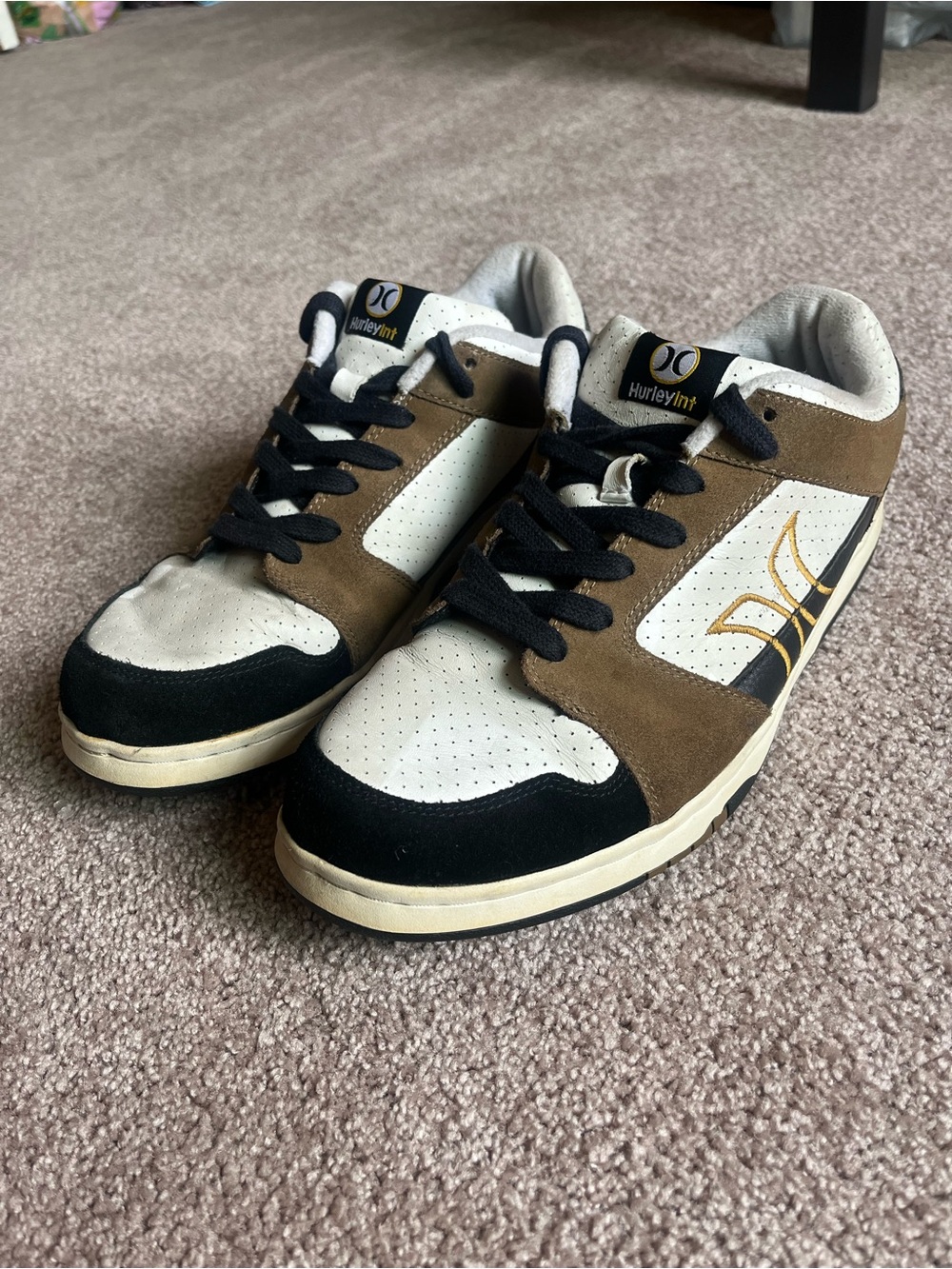 VTG ‘03 Hurley International Chunky White / Brown Skate Shoes
